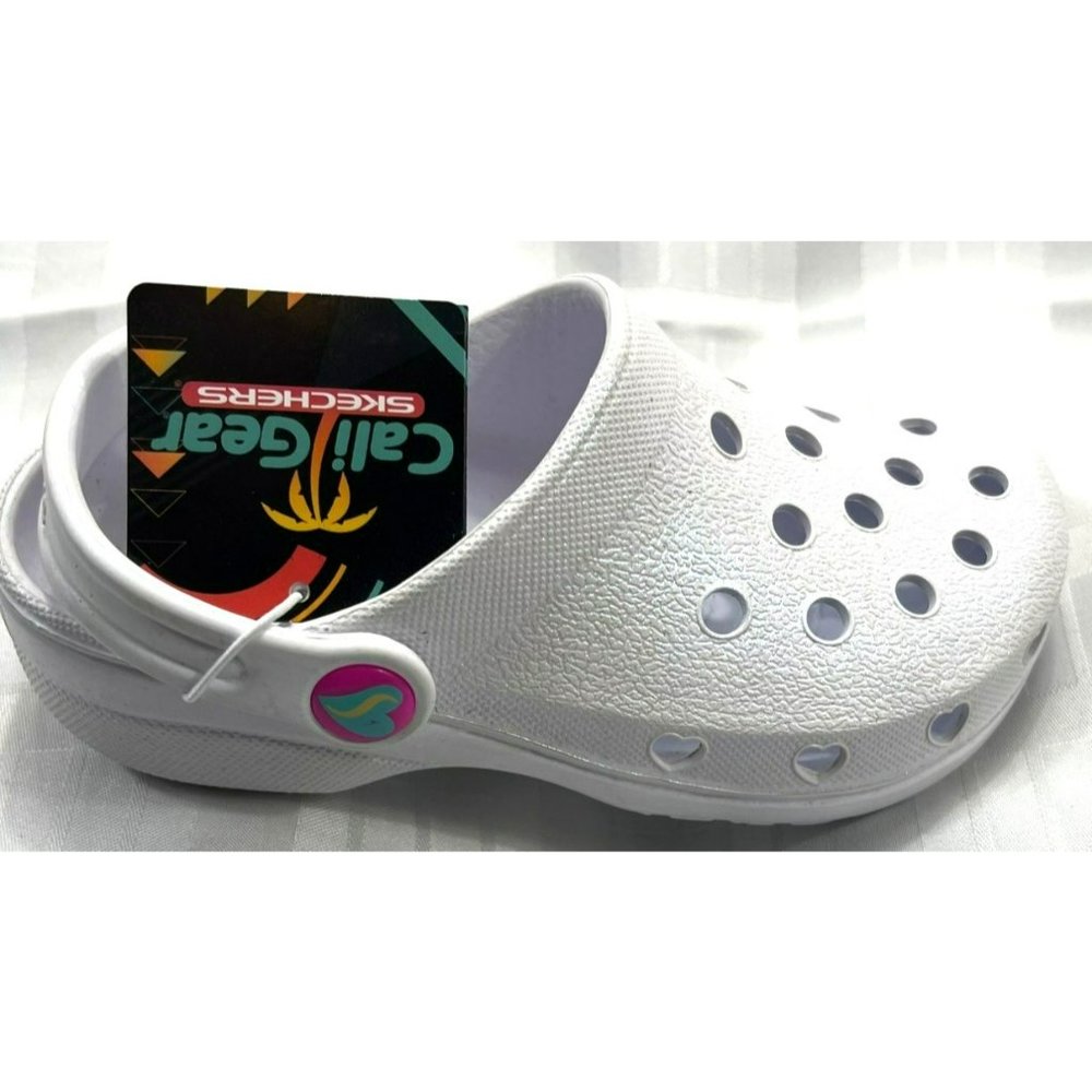 Skechers Youth Girls Heart Charmer Clogs, color white, size 12 - Picture 5 of 10